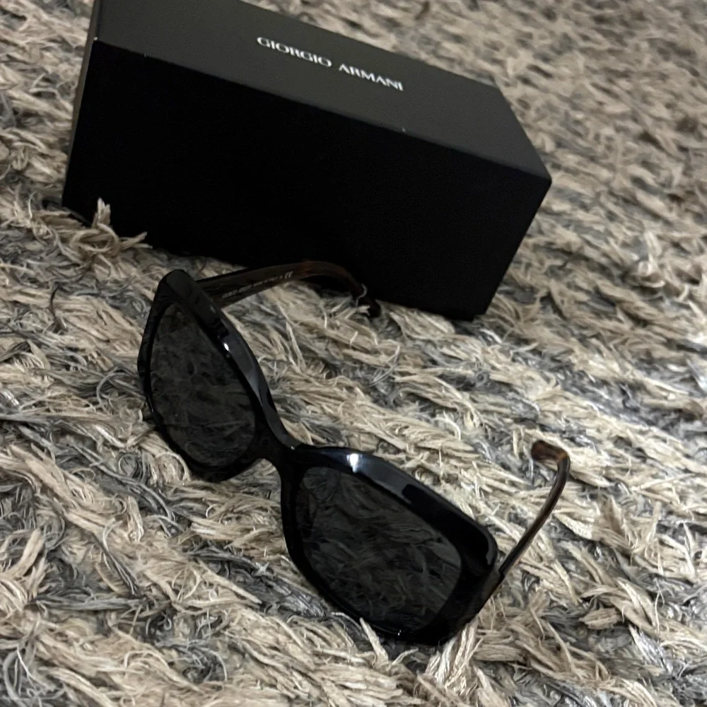 Giorgio Armani AR8002-F Black Tortoise Square Sunglasses Full Set
